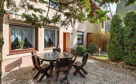 Holiday House Słoneczna with Garden by Noclegi Renters